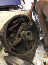 Charger l'image dans la galerie, Packard 1937 38 6 cyl. distributor Delco Remy #647E   Shipping include
