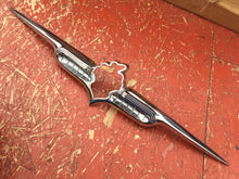 Charger l'image dans la galerie, Packard 1954 53 54 55 ornament rear lid trunk crest  oem# 444156  Shipping include
