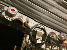 Charger l'image dans la galerie, PAIR Packard hubcap wheel 15 16 17 18 19 20 21 22 23 24 25 26 27 28 29 30 Shipping include
