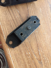 Charger l'image dans la galerie, NORS GM PONTIAC FRONT ENGINE SUPPORT 1940 41 42 46 47 48 49 50 51 52 53 54 508748  Shipping include
