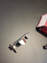 Charger l'image dans la galerie, NORS/nos point contact set  DR 812788 Auburn Chevrolet Elcar Maxwell  20 21 22 23 24 25 26 27     Include shipping
