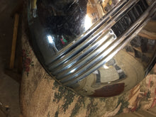 Charger l'image dans la galerie, GM Buick 1936 hubcap  35 36 37 Shipping include 60$
