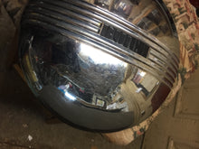 Charger l'image dans la galerie, GM Buick 1936 hubcap  35 36 37 Shipping include 60$
