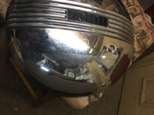 Charger l'image dans la galerie, GM Buick 1936 hubcap  35 36 37 Shipping include 60$
