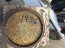 Charger l'image dans la galerie, GM Buick 1936 hubcap  35 36 37 Shipping include 60$
