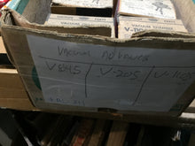 Charger l'image dans la galerie, 1881944 Distributor vacuum advance Mopar Dart Dodge Plymouth 59 61 61 NORS Include shipping
