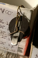 Charger l'image dans la galerie, nos/nors distributor rotor 1925 1926 1927 6 cylinders Davis Hertz Moon Nash Oldsmobile Yellow Cab  25 26 27 Shipping include
