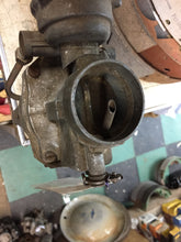 Charger l'image dans la galerie, Carburetor 1BBL Rochester 7007950 Pontiac Canadian 6 cyl 1955 1956 with STD transmission  55 56 Shipping include
