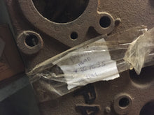 Charger l'image dans la galerie, 1940 1941  ? 367635  Packard 8cylinder strait head    YOU PAY SHIPPING COST DIRECTLY TO UPS (Copie)
