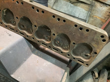 Charger l'image dans la galerie, 446017 Packard 327 Head Cylinder Straight Thunderbolt  YOU PAY SHIPPING COST DIRECTLY TO UPS
