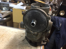 Charger l'image dans la galerie, Carburetor 1BBL Rochester 7007950 Pontiac Canadian 6 cyl 1955 1956 with STD transmission  55 56 Shipping include
