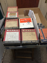 Charger l'image dans la galerie, D-314 1950680 Delco Remy 4cyl distributor cap 1961 1962 Pontiac Tempest 61 62   SHIPPING INCLUDE
