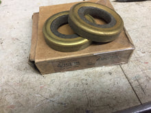 Charger l'image dans la galerie, REPLEACE 485216-17 Victor 49079 FELT oil seal  REAR WHEEL INNER 10's 20's 30's OAKLAND &amp; PONTIAC 6-8CYL Shipping include

