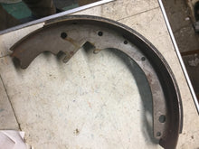 Charger l'image dans la galerie, NOS/NORS BRake shoe set (one axle) 1936-51 Buick serie 40 F&amp;R, / 1952-55 Buick  serie 40 Rear   Shipping include

