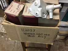 Charger l'image dans la galerie, H-2023 NORS Ford 1958 1959 (57?) heater shut-off  Replace B7C-18495B  50 $ shipping include
