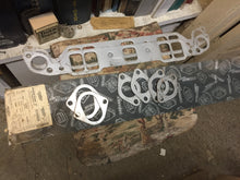 Load image into Gallery viewer, MS-6026 NORS manifold gasket set Oldsmobile 49 50 51 52 53 V8  85$ shipping include

