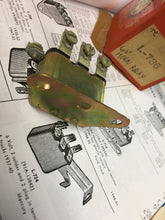 Load image into Gallery viewer, L-736 nors 6v horn (4 screw terminals) relay repl. Autolite HRL-4001, 4101, 1113099  Chrysler DeSoto Dodge  Plymouth  Kaiser Fraser 1940 41 42 46 47 48 49 50 51 52 53    75$ SHIPPING INCLUDE
