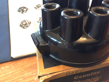 Charger l'image dans la galerie, 4085 nors distributor cap 8 cyl  Diana Elcar Hupmobile Packard Rickenbaker  1923 24 25 26 27   150$ SHIPPING INCLUDE
