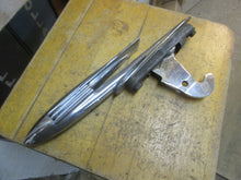 Charger l'image dans la galerie, GM 1939 1940 LaSalle Cadillac hood ornament  latch 39 40 SHIPPING INCLUDE
