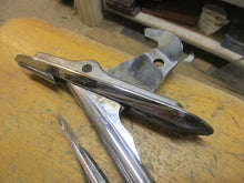 Charger l'image dans la galerie, GM 1939 1940 LaSalle Cadillac hood ornament  latch 39 40 SHIPPING INCLUDE
