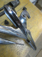 Charger l'image dans la galerie, GM 1939 1940 LaSalle Cadillac hood ornament  latch 39 40 SHIPPING INCLUDE
