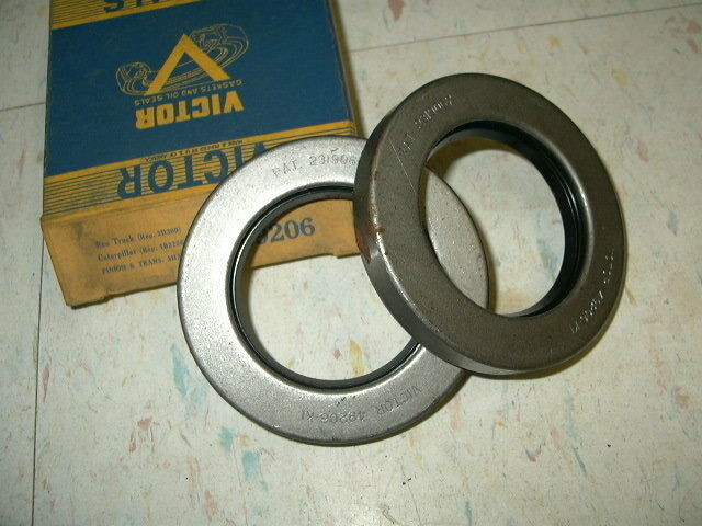 Caterpillar Reo truck VINTAGE oil seal 20's 30's 40's 50's Victor         49 206