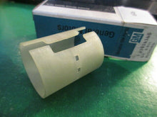 Charger l&#39;image dans la galerie, 3924348 GM bushing king pin Chevrolet big truck  GMC 71 72 73 74 75 76 77 78
