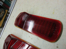 Charger l'image dans la galerie, OEM glass lens DELO Nash 1939 1940 tail lamp lens 39 40  (ONE ONLY) Plain or Rib
