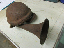 Charger l'image dans la galerie, Packard horn 1940  37 38 39 40 41 42 CORE  Shipping include
