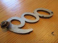 Charger l'image dans la galerie, emblem 600 crest  50's 60's 70's  car truck refrigerator ?
