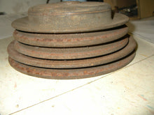 Charger l&#39;image dans la galerie, 350 crankshaft air conditionning pulley
