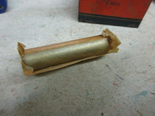 Charger l&#39;image dans la galerie, 19A 6135 B piston pin  box of 8  36 37 38 39 40 41 42 46 47 Ford Mercury Lincoln
