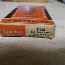 Charger l'image dans la galerie, NEVER USED NORS GM PAIR GLASS Chevrolet 1949 tail lamp lens 49 Lynx Eye T-336

