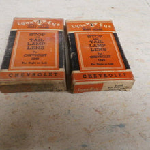 Charger l'image dans la galerie, NEVER USED NORS GM PAIR GLASS Chevrolet 1949 tail lamp lens 49 Lynx Eye T-336
