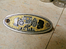 Charger l&#39;image dans la galerie, BODY BY FISCHER crest Chevrolet Pontiac Oldsmobile Buick Cadillac 20&#39;s 30&#39;s 40s
