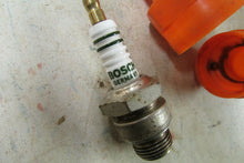 Charger l&#39;image dans la galerie, Automobilia Spark plug safety container Bosch sparkplug Germany
