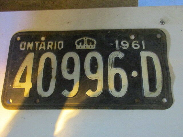 1961 Canada vintage collectible Ontario license plate 61