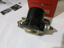 Charger l&#39;image dans la galerie, Autolite 15-225 starter solenoid 6V 40&#39;s 50&#39;s GM 46 47 48 49 50 51 52 53 54 55
