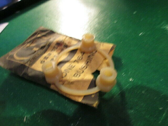 Chevrolet 764761 horn button bushing 57 58 59 60 61 62 63 64 65 66 67 Pontiac ca