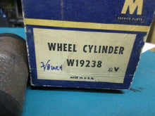 Charger l&#39;image dans la galerie, 19238 rear cylinder wheel Studebaker 54 55 58 59 commander President Hawk Lark

