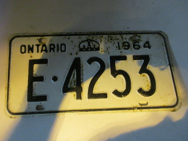 1964 Canada vintage collectible Ontario license plate 64 E