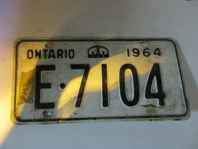 1964 Canada vintage collectible Ontario license plate 64  E71