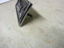 Charger l&#39;image dans la galerie, 2189687 Mopar crest CROWN QTR PANEL  IMPERIAL 1962 1963  62 63 Chrysler
