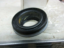 Charger l&#39;image dans la galerie, 4058047 Plymouth Desoto Dodge Chrysler 50&#39;s 60&#39;s 70&#39;s 80&#39;s oil seal boot transm.
