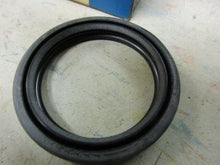Charger l&#39;image dans la galerie, 2525063 NOS Mopar FRONT SEAL 9 IN BRAKES 1966 60 61 62 63 64 65 66 67 68 72

