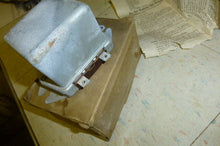 Charger l'image dans la galerie, 2805 NORS Dodge Hupmobile Nash Packard Plymouth Studebaker Fargo 37 38 39 40 voltage regulator 6v SHIPPING INCLUDE
