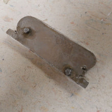 Charger l&#39;image dans la galerie, CHEVROLET 9600 crest nameplate
