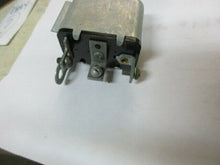 Charger l'image dans la galerie, OEM 6v horn relay GM Mopar Fomoco Packard Studebaker Kaiser Frazer Mapco 915 50$ shipping include
