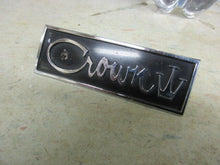 Charger l&#39;image dans la galerie, 2189687 Mopar crest CROWN QTR PANEL  IMPERIAL 1962 1963  62 63 Chrysler
