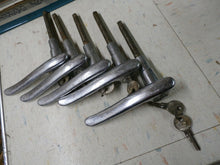 Charger l'image dans la galerie, exterior locking handle 28 29 30 31 32 33 34 35 Nash Kaiser Studebaker GM Mopar Shipping include
